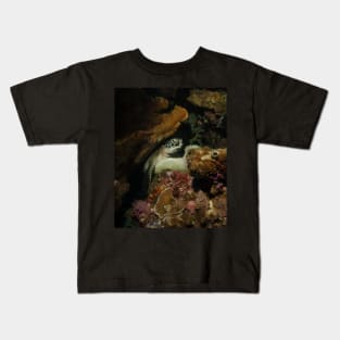 A Green Turtle Snoozes on the Reef Kids T-Shirt